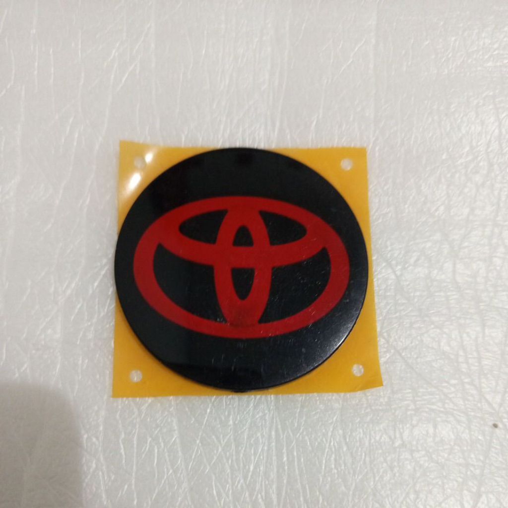 logo dop roda toyota merah logo tutup ban toyota fortuner merah
