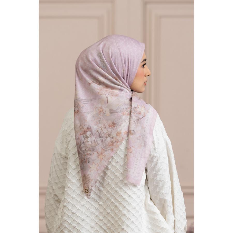 Astiri Scarf Wearing Klamby Sale