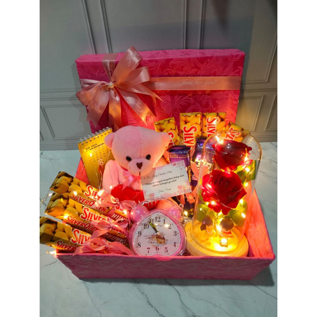 

kado ulangtahun, hadiah romantis, hampers coklat Jambi