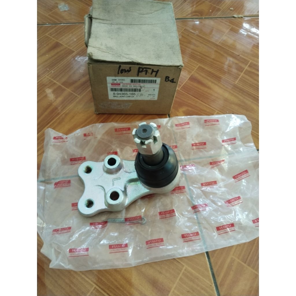 ball joint balljoint bawah kiri Panther kotak 2.3 2.5 original isuzu Malaysia