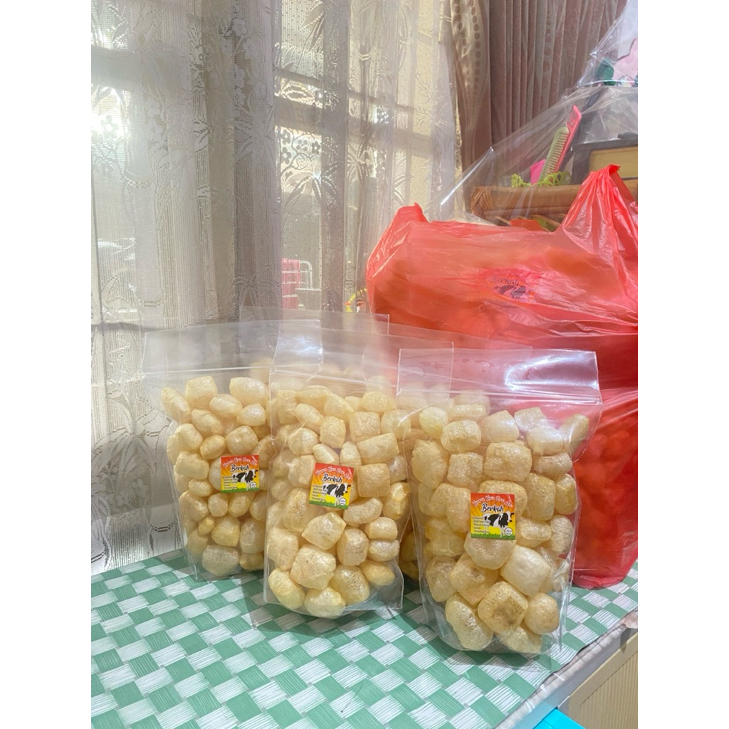 

Kerupuk Kulit Sapi / Rambak