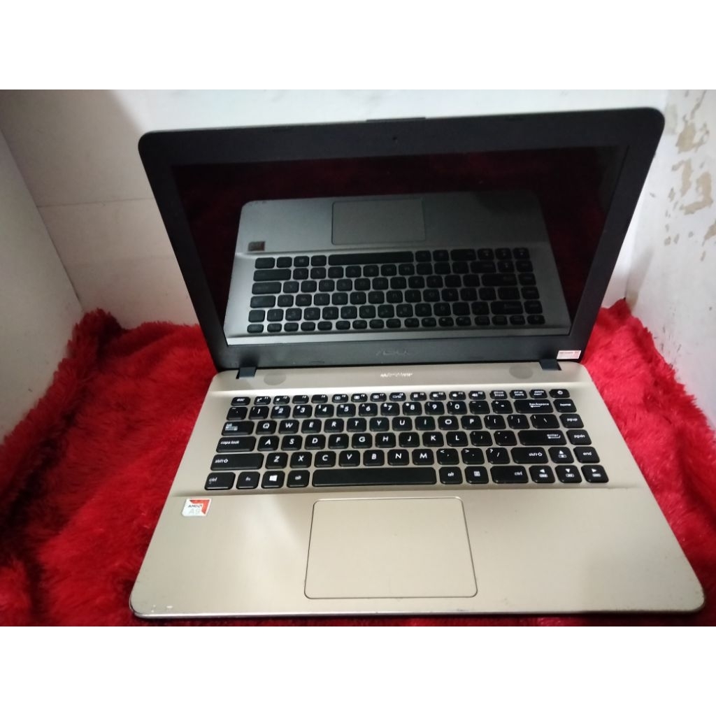 Laptop keren Asus X441BA/AMD A9-9425/RAM 6GB/ssd256gb kencang/VGA AMD RADEON R5/14in