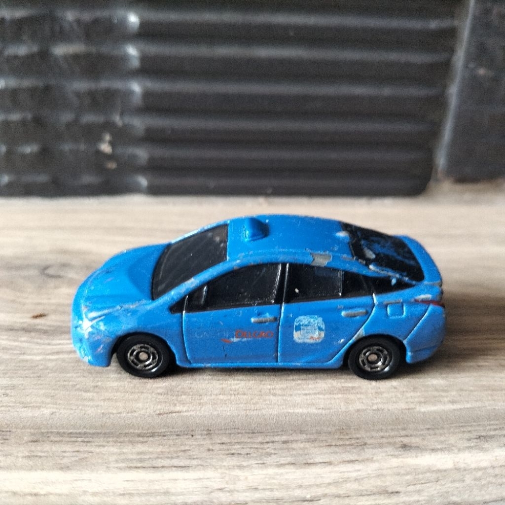 Diecast Tomica Toyota Prius