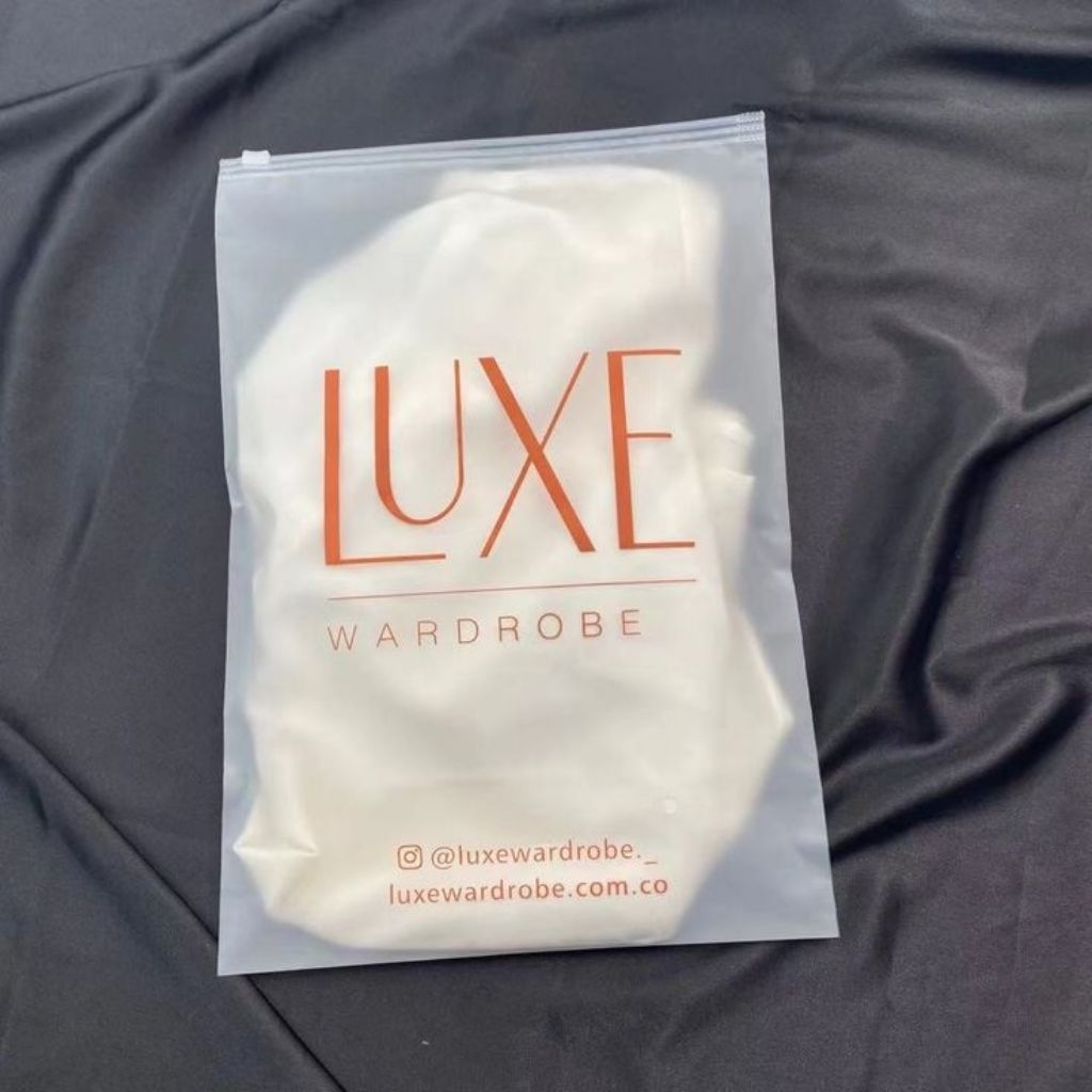 

28x35cm Custom Zipplock Premium Plastik Zipper Bag Plastik Kemasan Baju Plastik Packaging Sablon