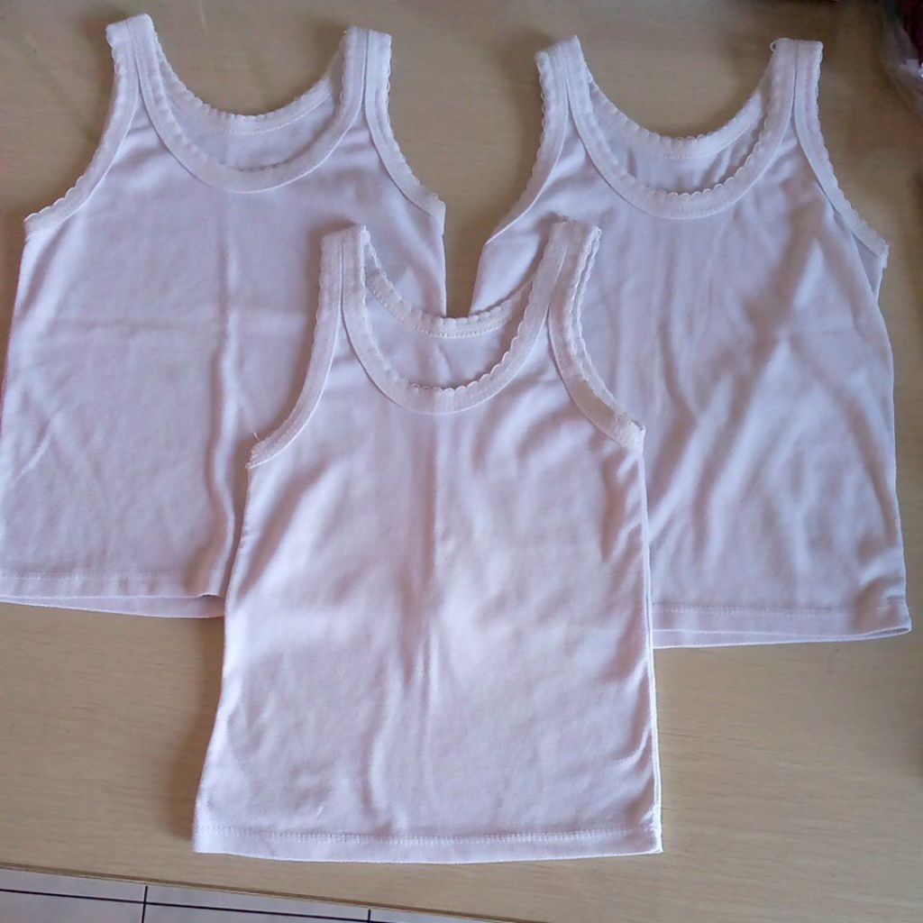 Preloved kaos dalam / singlet anak perempuan 3 pcs