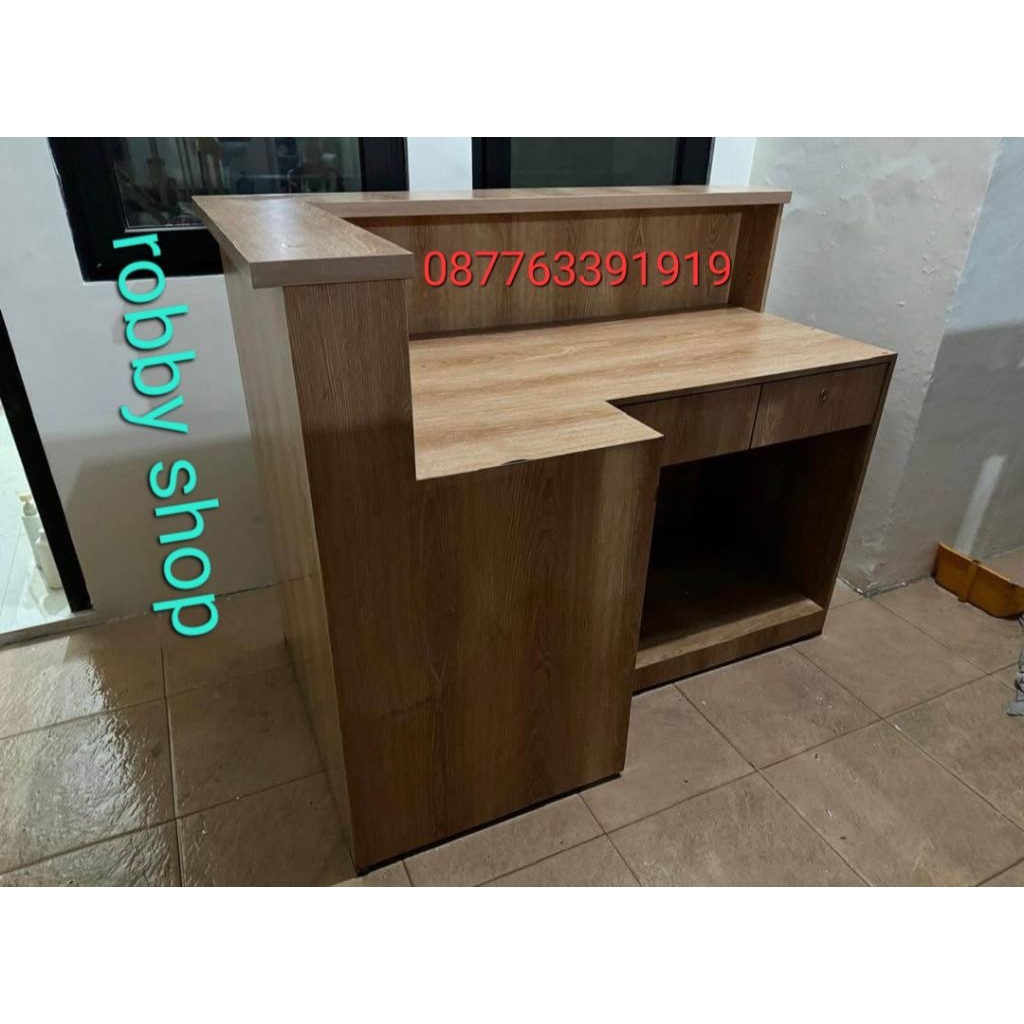 meja resepsionis hpl