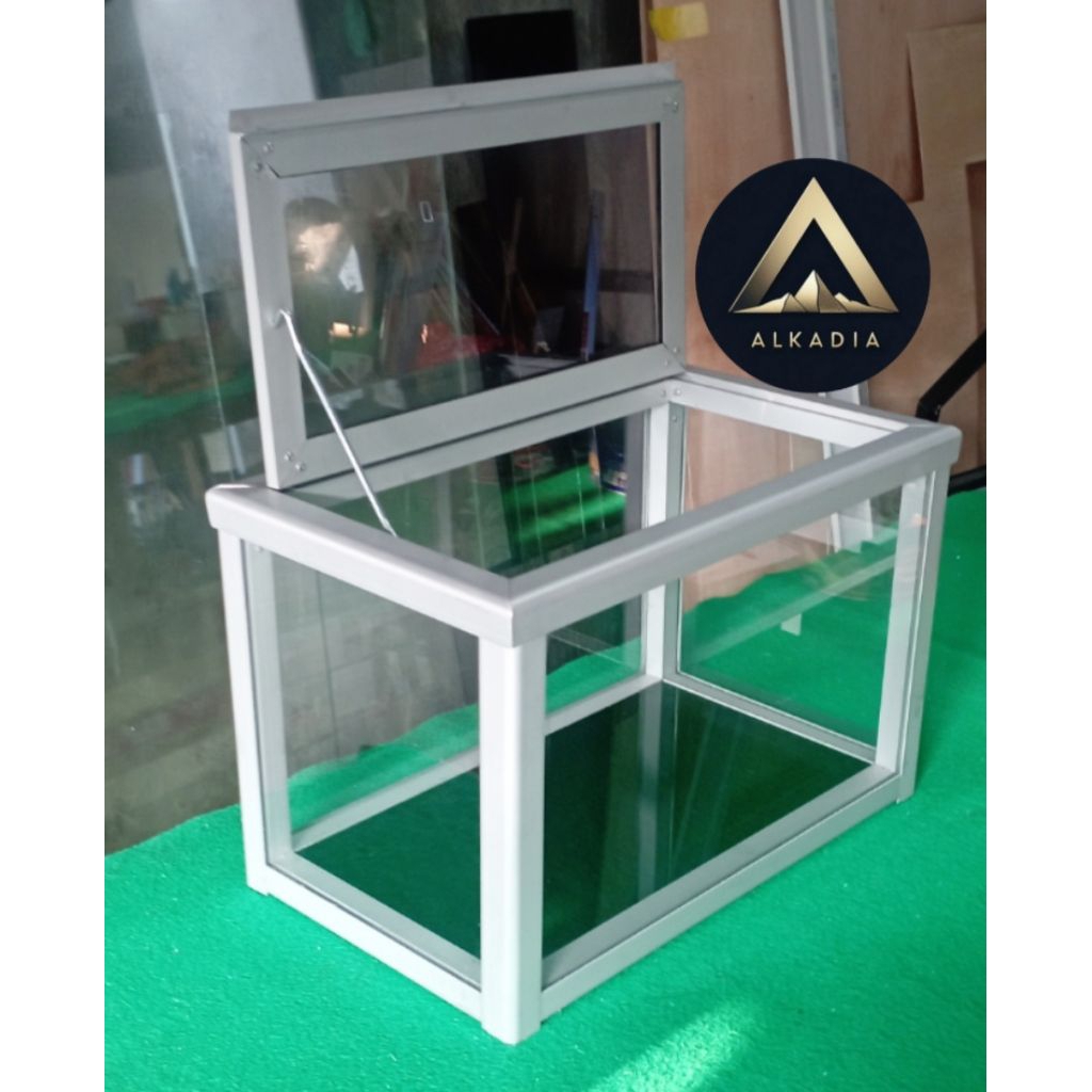 

Etalase Buah Segar / Jeruk Peras / Jambu Kristal / Cilok