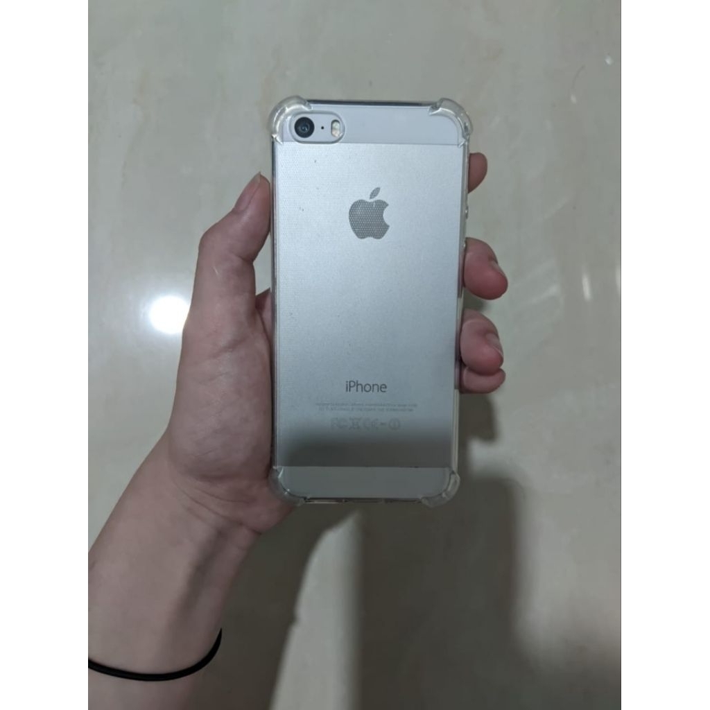 IPhone (second) 5S 32GB FREE SOFT CASE + CHARGER