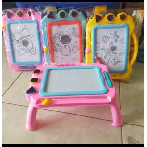 

Mainan papan tulis magnet