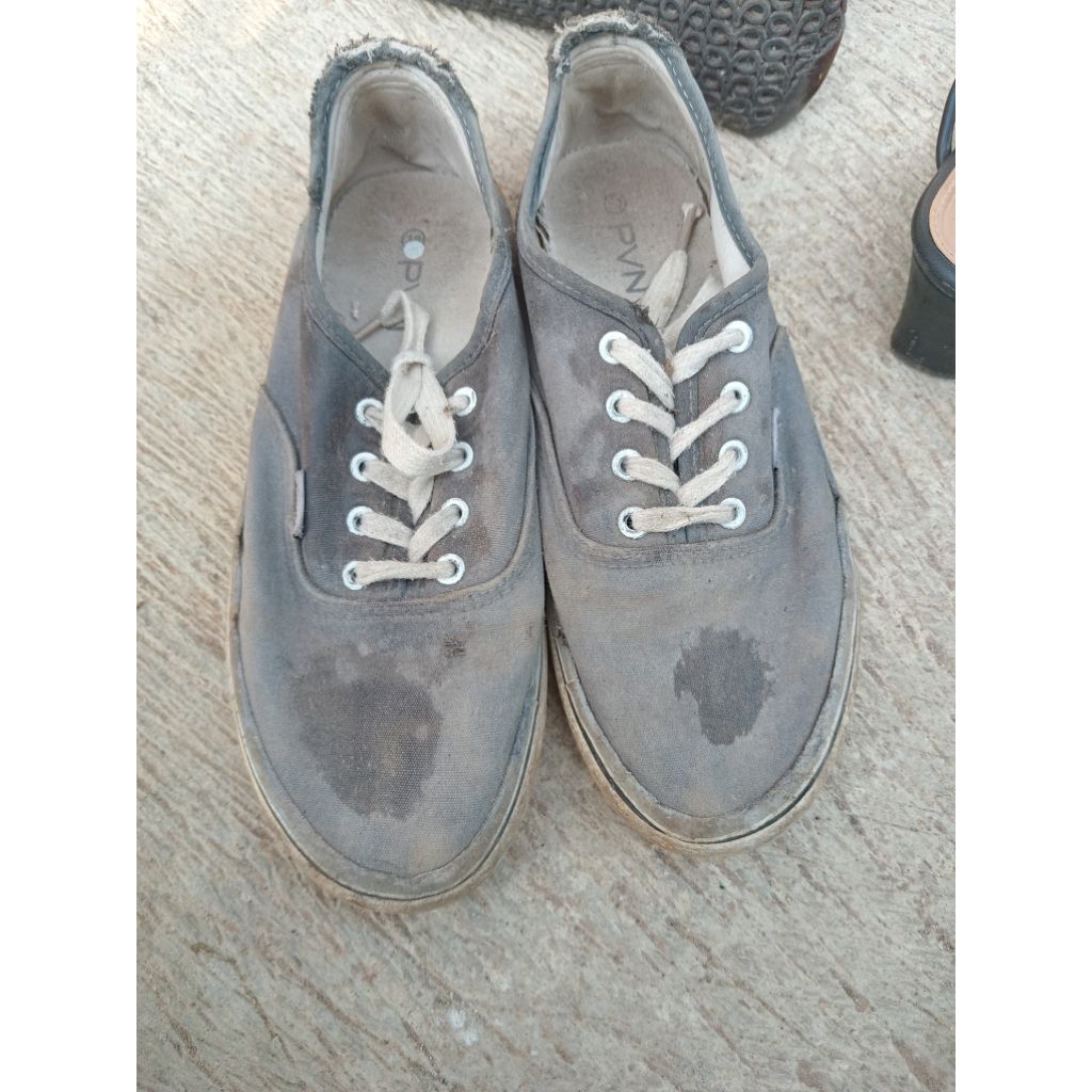 Preloved Sepatu PVN