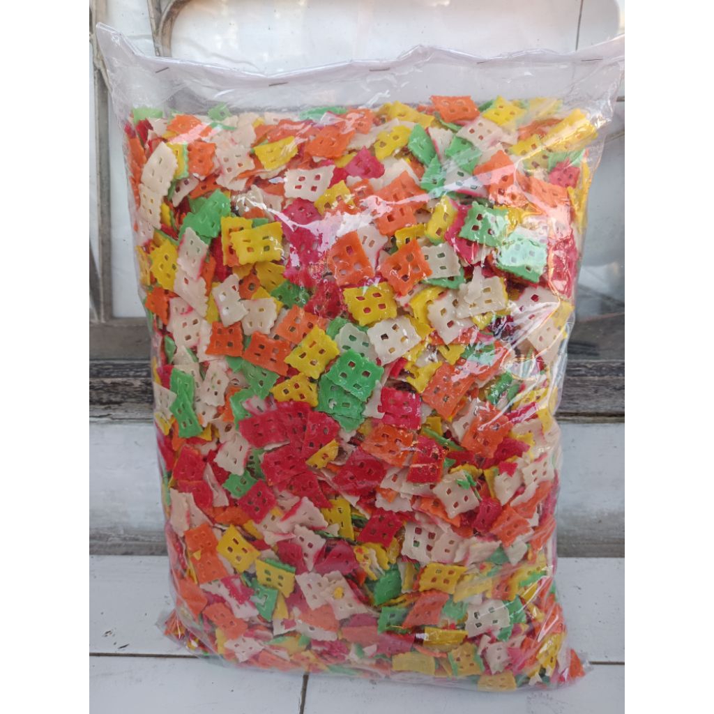 

kerupuk taro besar warna warni 1 kg