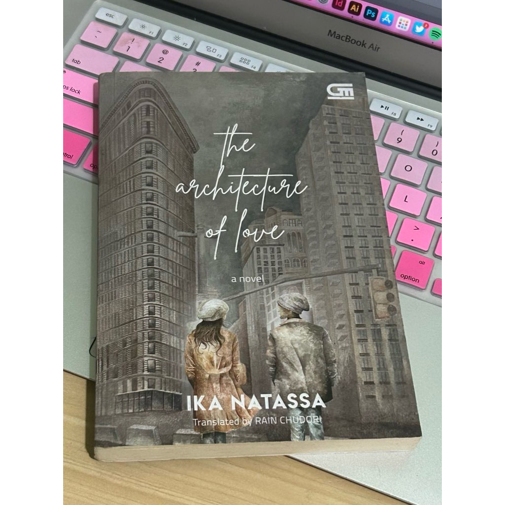 

Novel Preloved The Architecture of Love