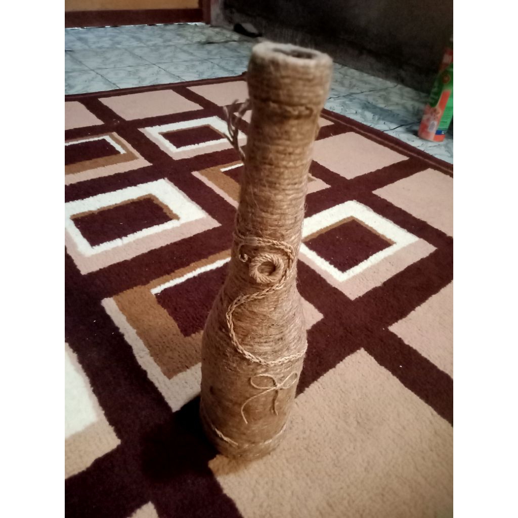 

prakarya dari botol bekas dan tali rami / prakarya tali rami