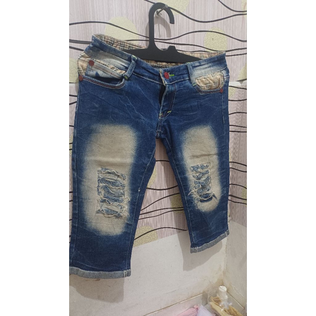 MERK TARA JEANS CELANA JEANS 3/8 LD 80CM P 58CM CELANA SOBEK TENGAH REAL PICTURE SECOND