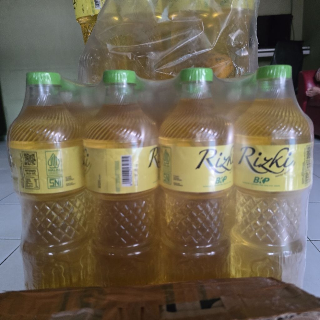 

MINYAK GORENG RIZKI / KRAT / 12 BOTOL / MURAH