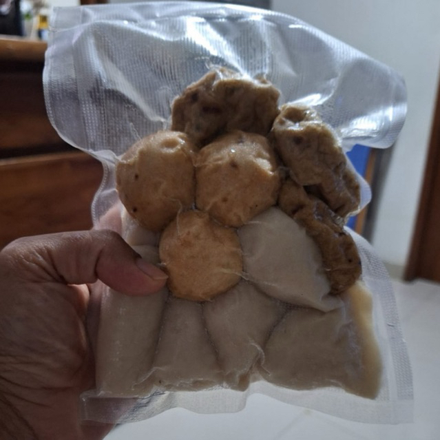 

pempek tenggiri asli paket kecil isi 12/pempek palembang/pempek gurih/pempek asli/pempek paketan