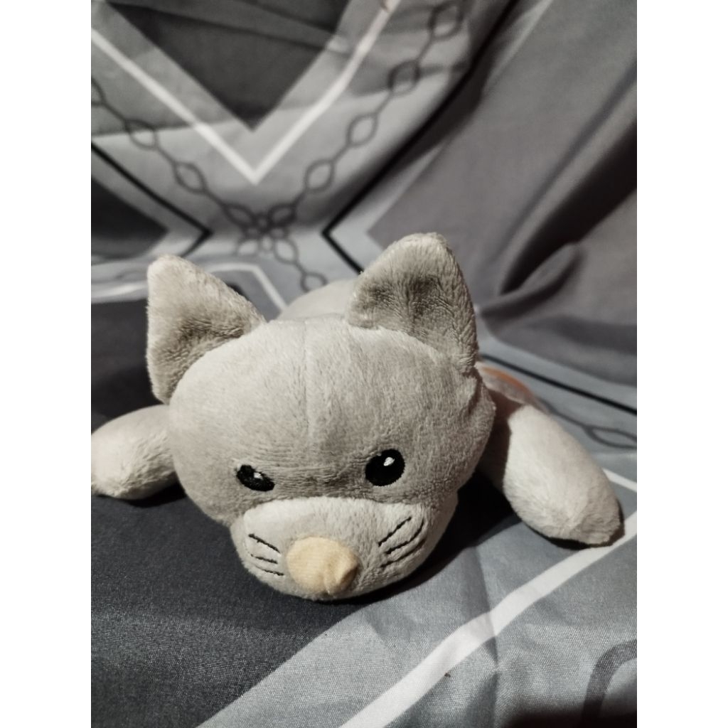 boneka kucing imut kecil