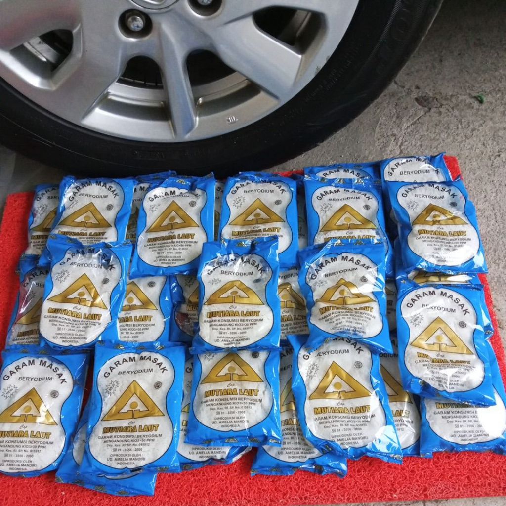 

Konsumsi salt Paket 30 Pcs Garam Masak Beryodium Cap Mutiara Laut Meja Makanan untuk IQ Anak Keluarga