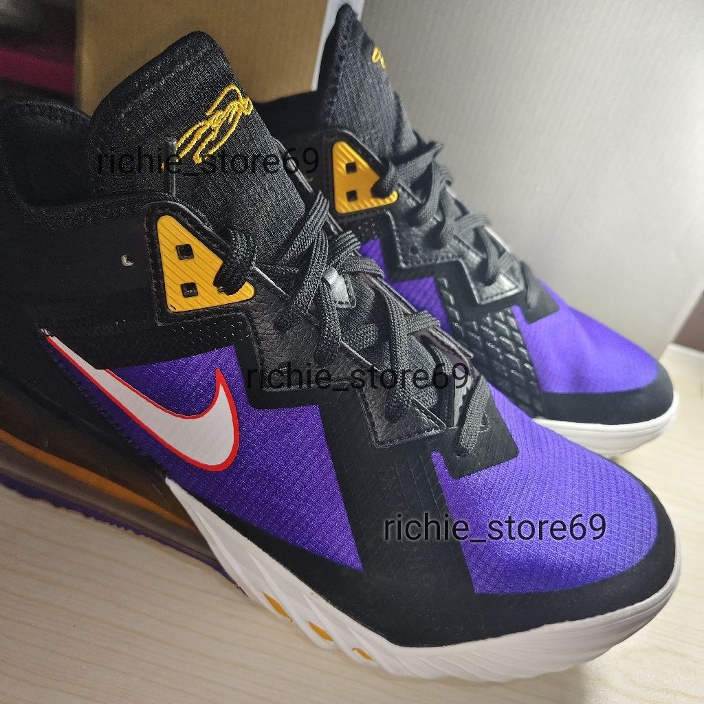 NIKE LEBRON XVIII LOW Fierce Purple uk. EUR 44 Bekas Like New