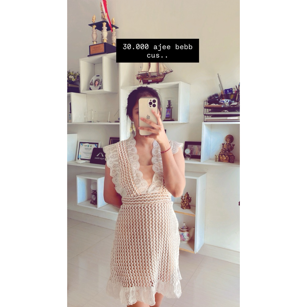 baju putih furing cream