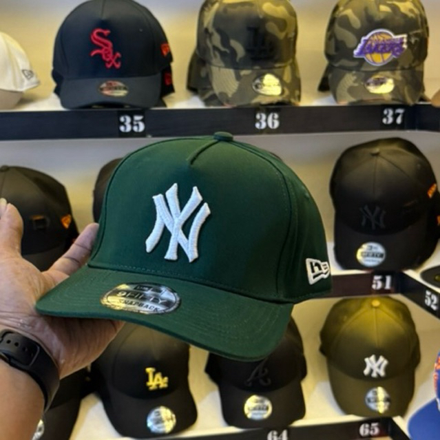 TOPI PRIA/TOPI BASEBALL NY HIJAU BORDIL PUTIH