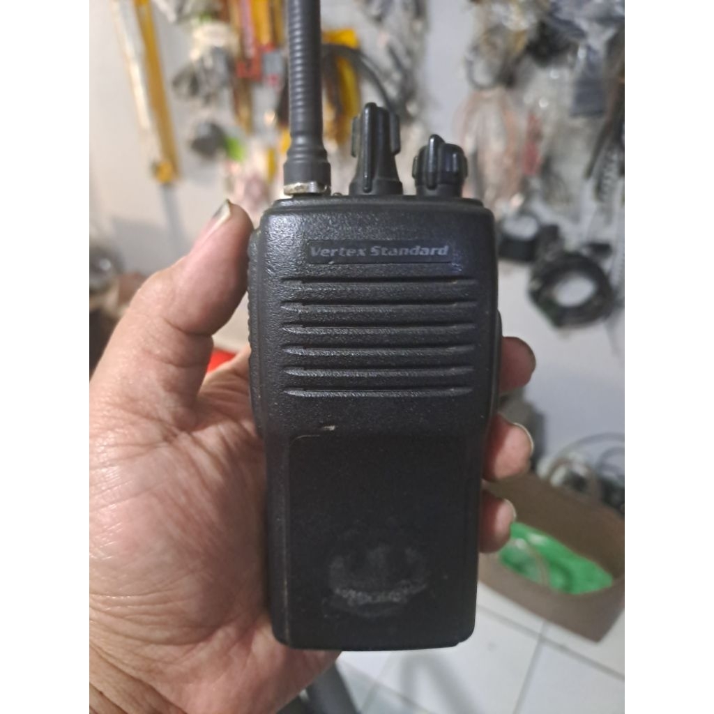 VERTEX STANDARD  VX-160V FREKUENSI VHF HT VX160 VHF NORMAL
