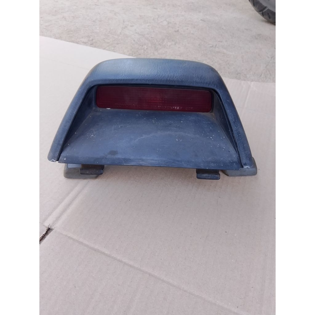Lampu Stop Dalam Kaca Belakang Toyota Corona Absolute