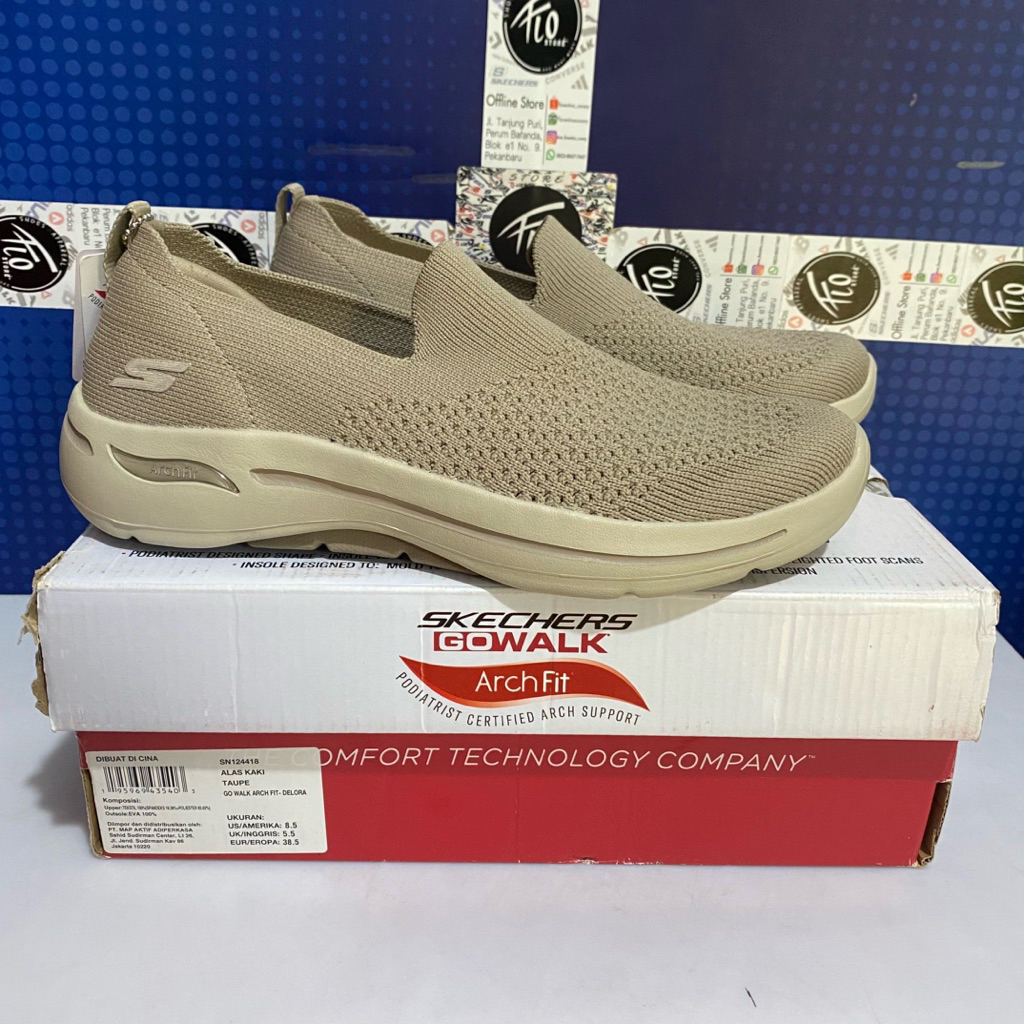 Size 38.5 Sepatu Skechers Original Go Walk Arch Fit Display Store Women