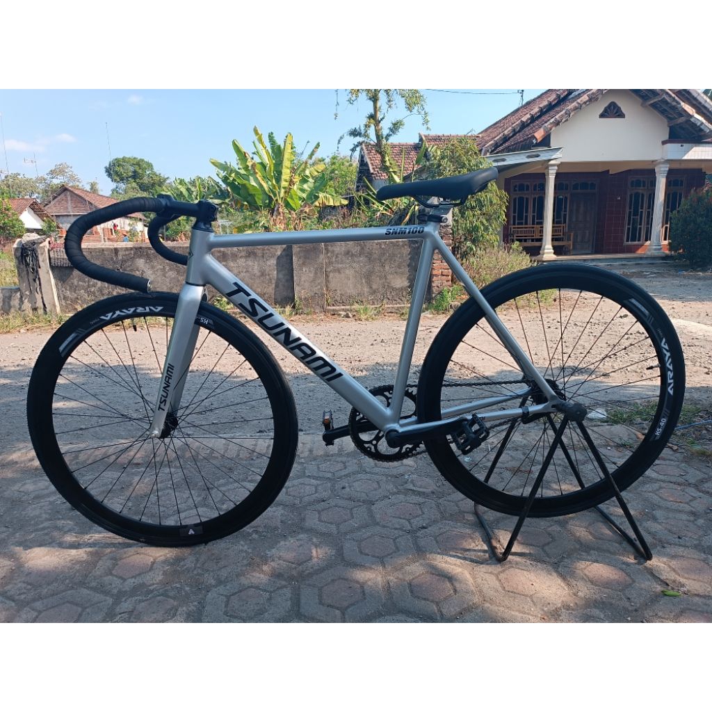 sepeda fixie tsunami warna silver