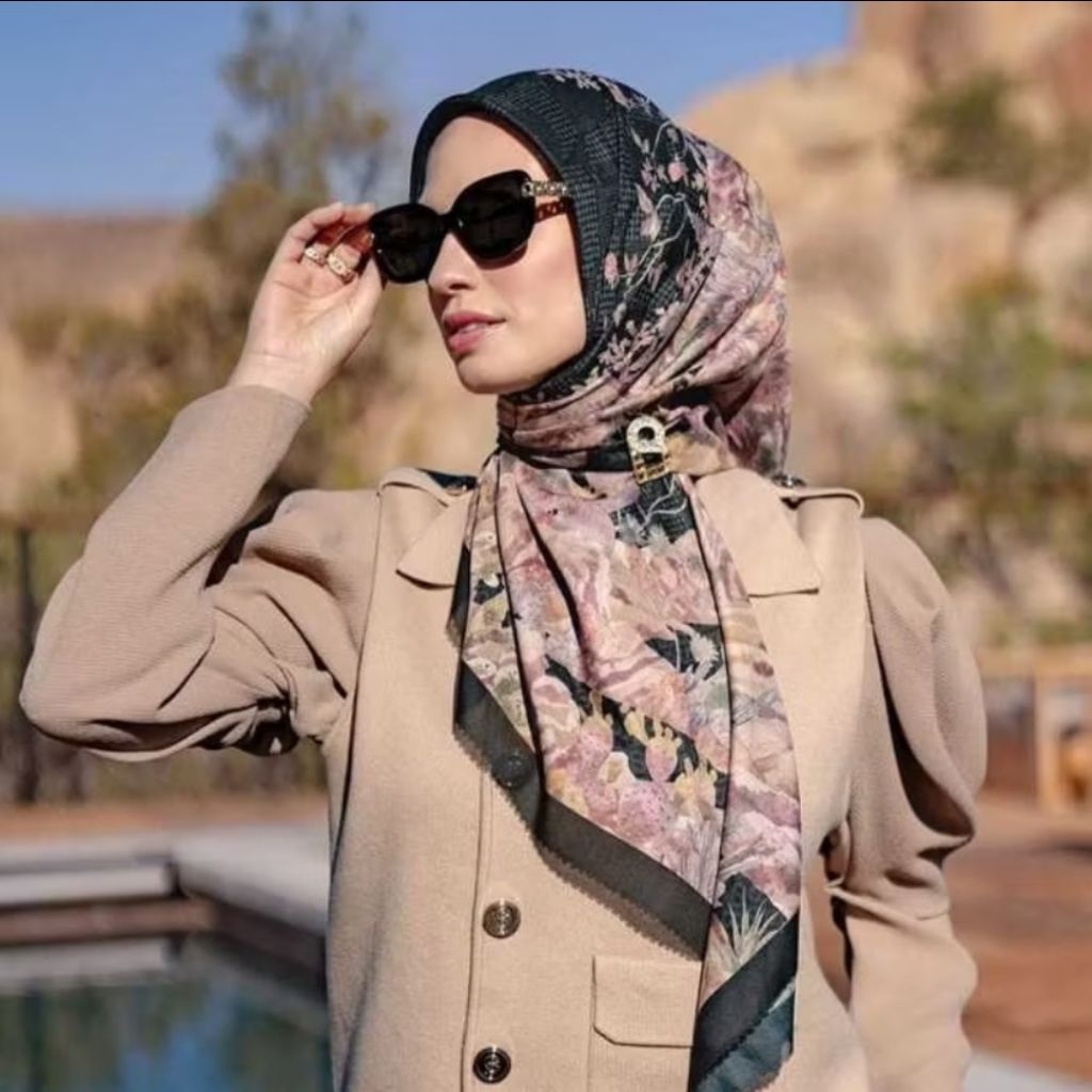 Preloved Buttonscarve The Yucca Voile Square