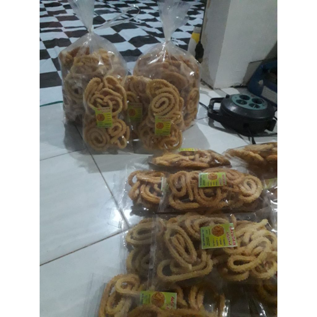 

Akarkelapa,manis,gurih,renyah