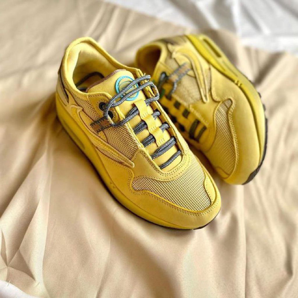 Nike Air Max 1 Travis Scott Saturn Gold