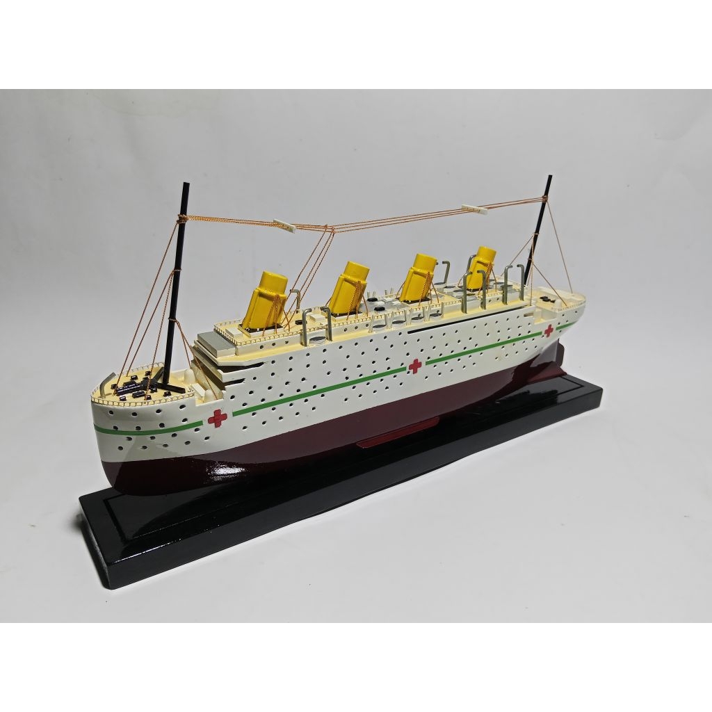 miniatur kapal BRITANNIC/titanic