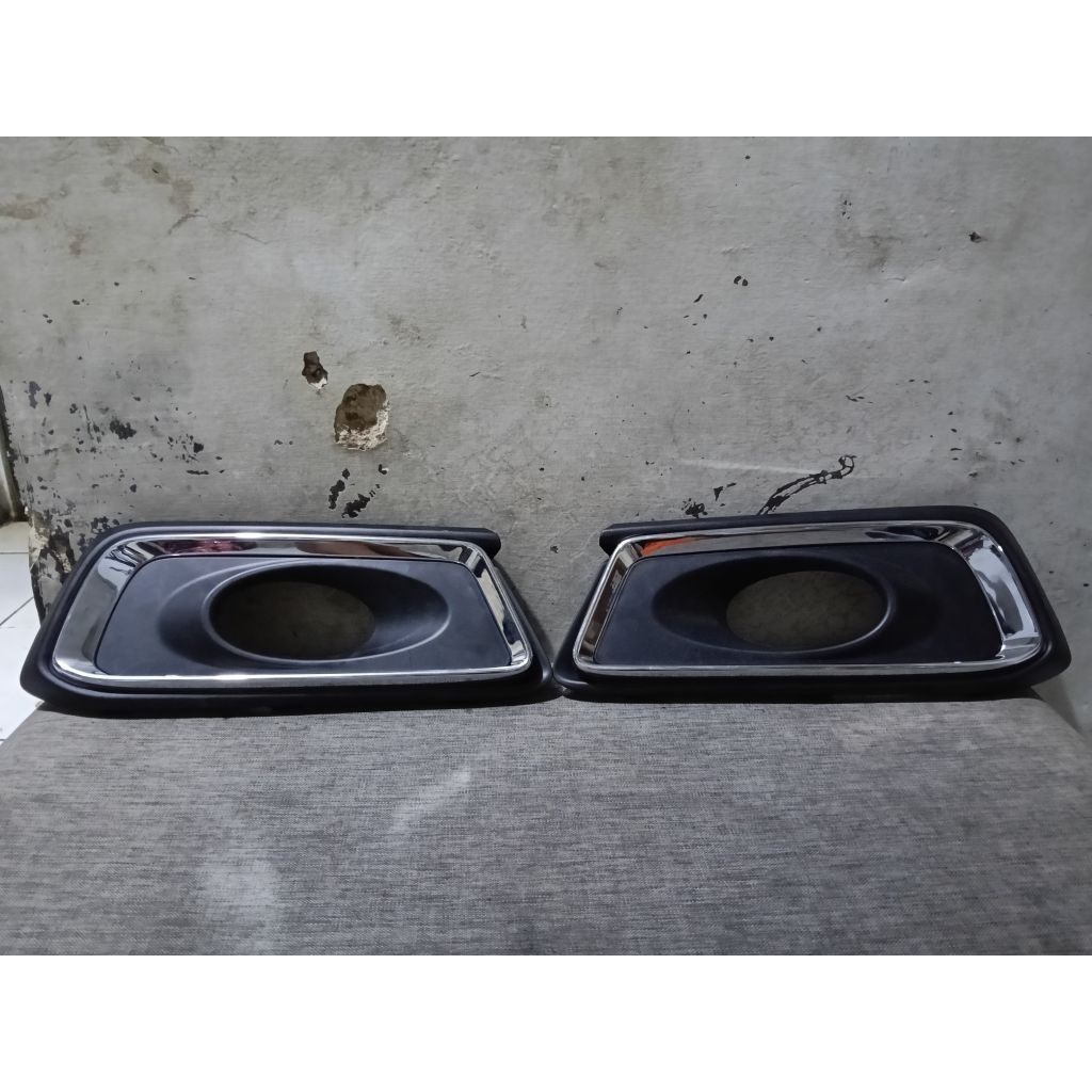cover Foglamp / Cover lampu kabut Honda Mobilio variasi Original