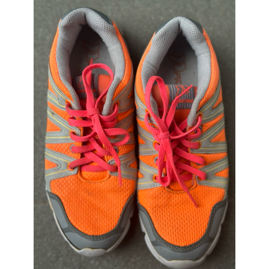 preloved sepatu sneaker precise