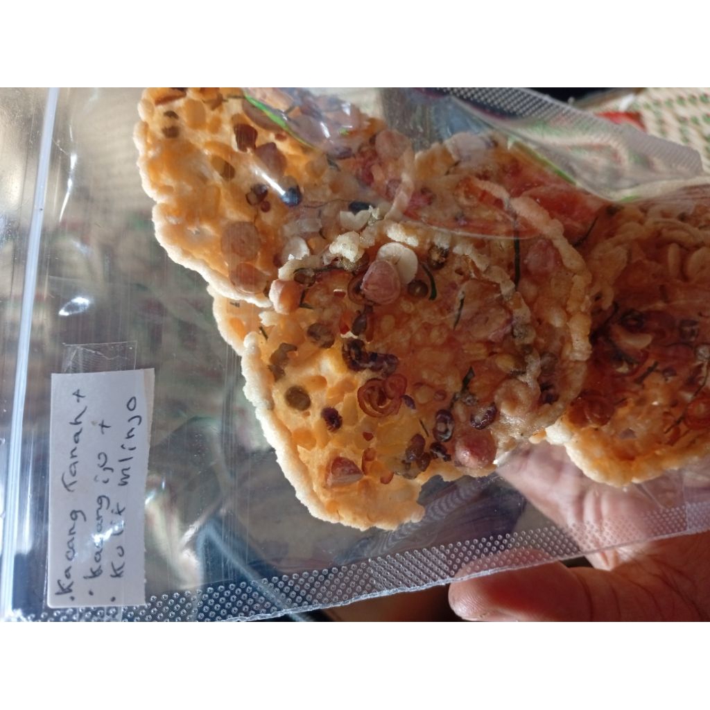 

Aneka Rempeyek Renyah/ Peyek Kriuk