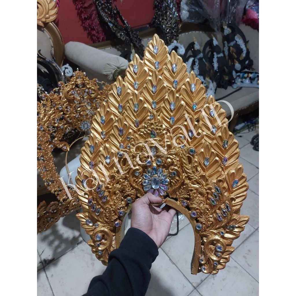 MAHKOTA KARNAVAL BALI