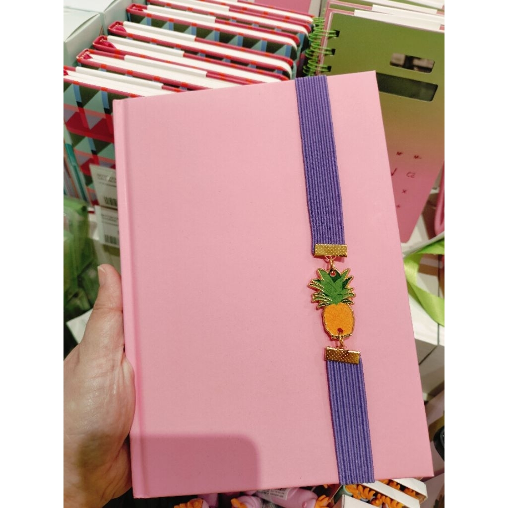 

FLYING TIGER NOTE BOOK PINEAPPLE
