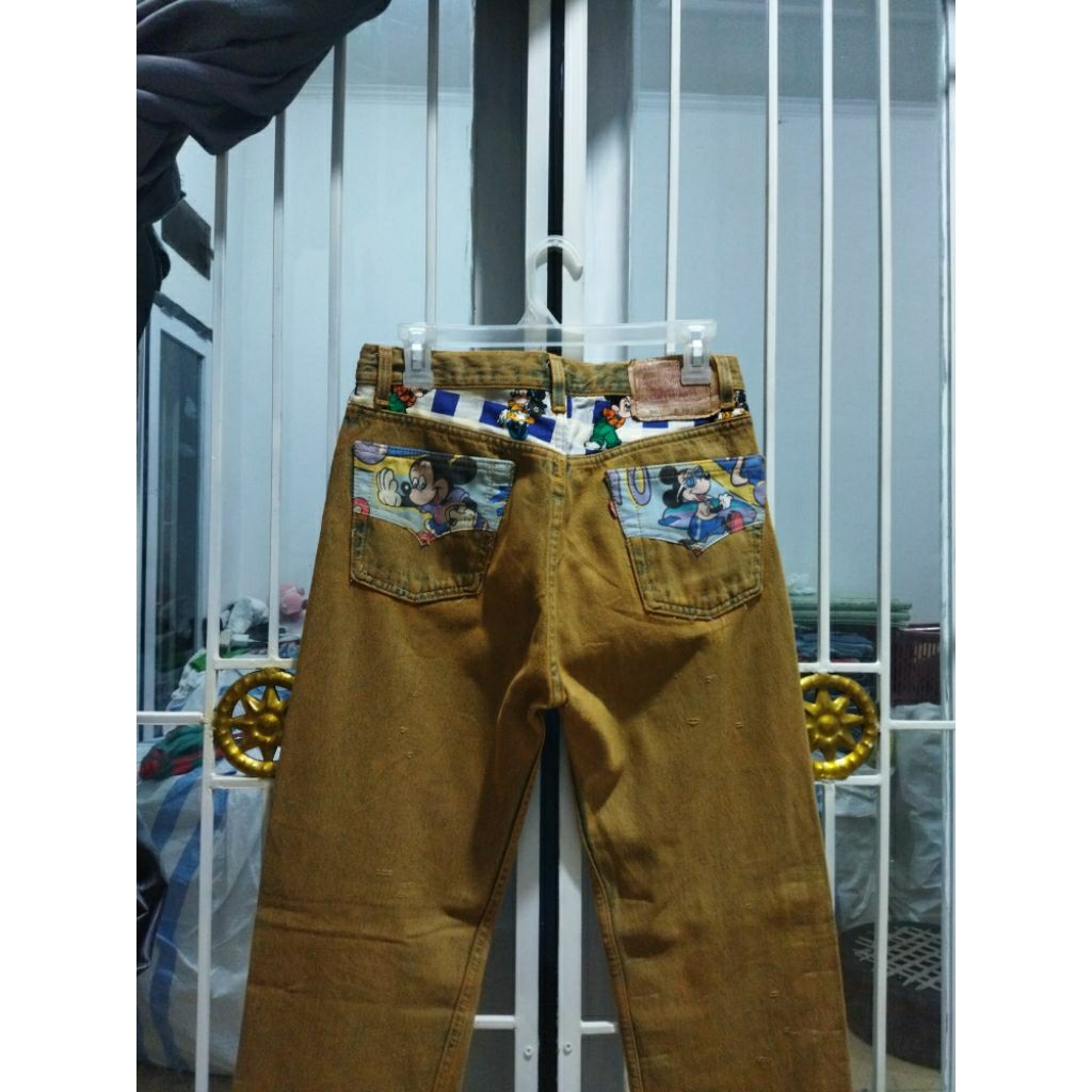 celana vintage ripped jeans 501 x disney 28