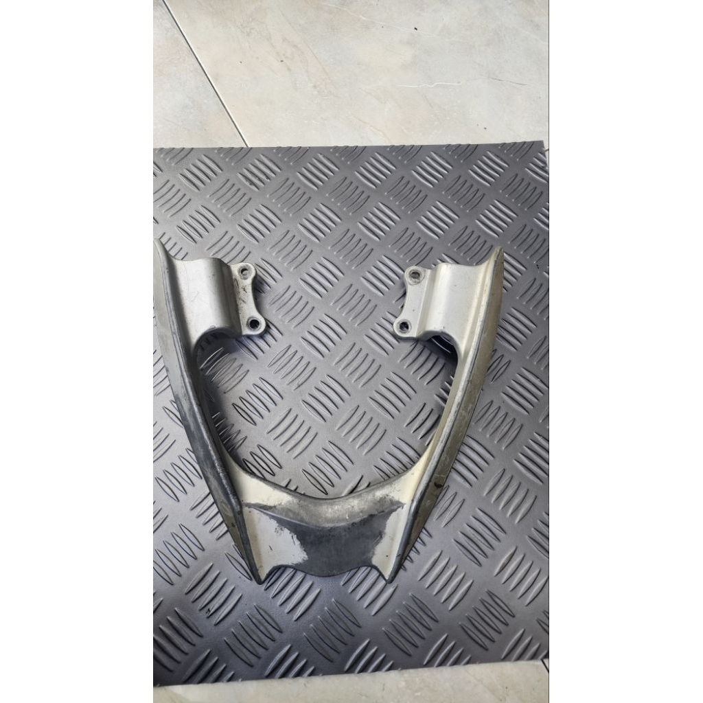 Behel / Besi Batman Belakang Yamaha Mio Ori Bekas