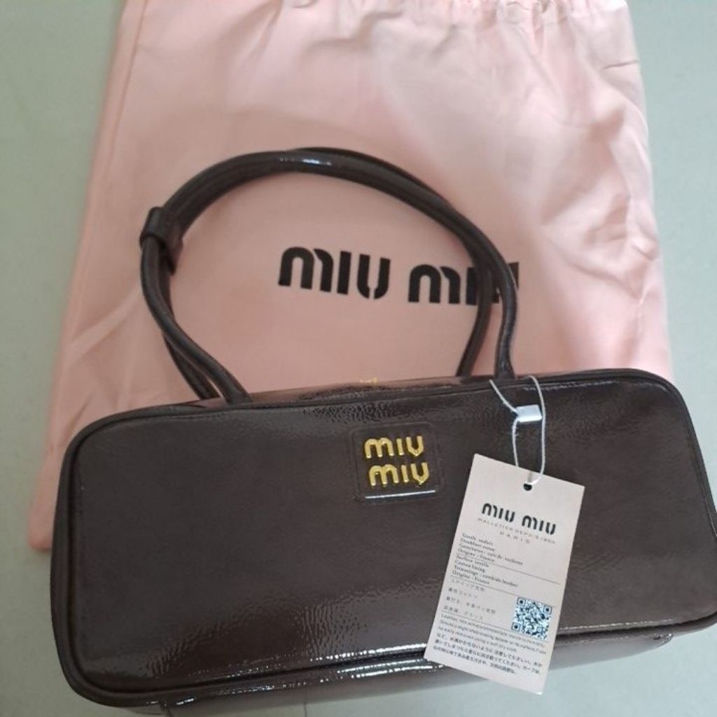 Tas miu miu baru BUKAN preloved