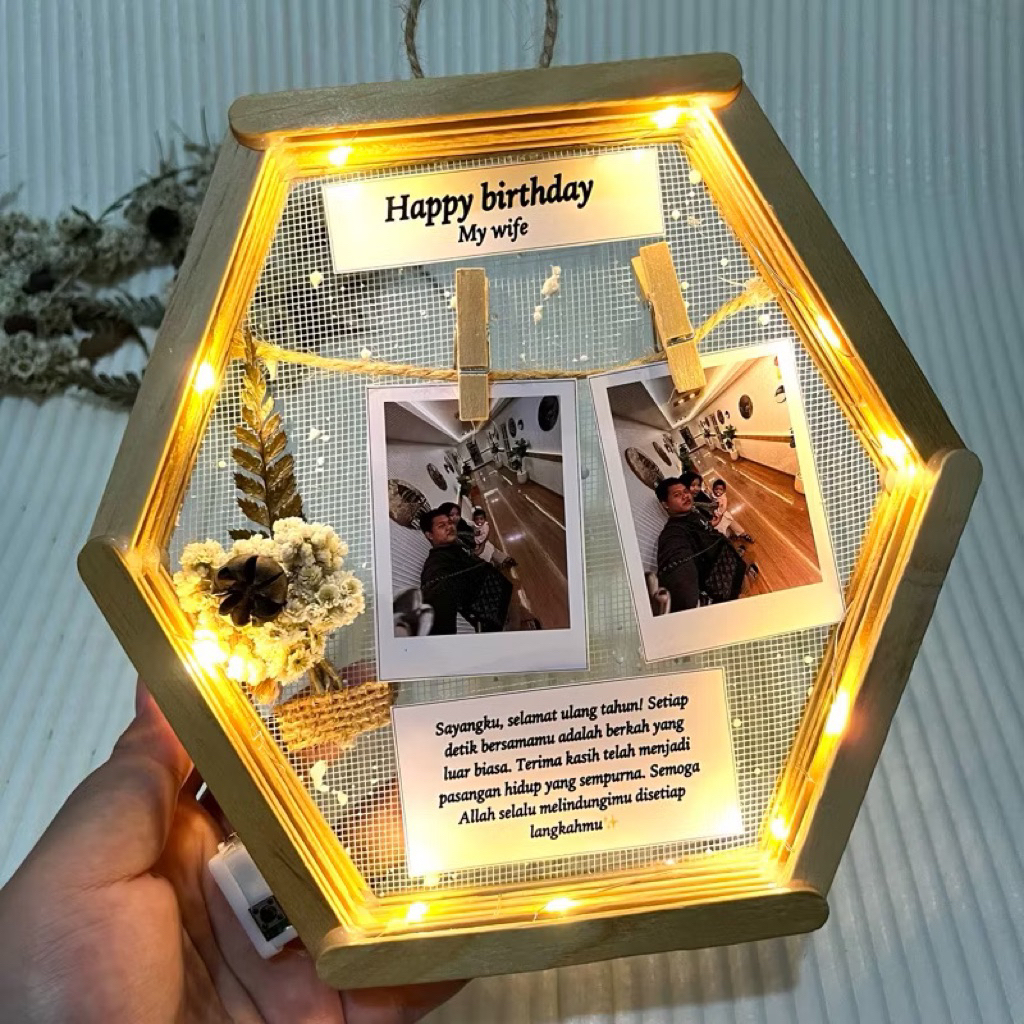 READY STOK Hexagonal Flower in Frame DENGAN PENUTUP MIKA frame hexagonal hampers/hadiah/kado Ultah P