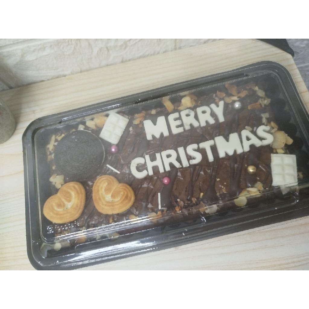 

Brownies ucapan ukuran 22x11cm