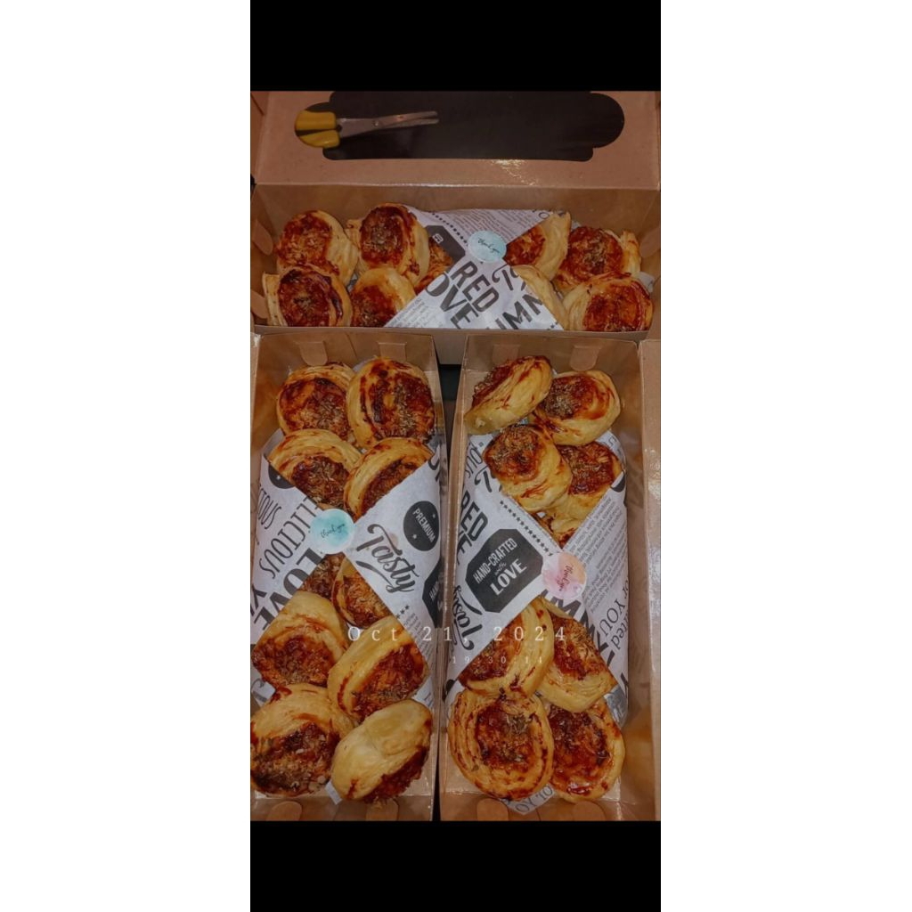 

Pizza roll Enak Fresh from the oven