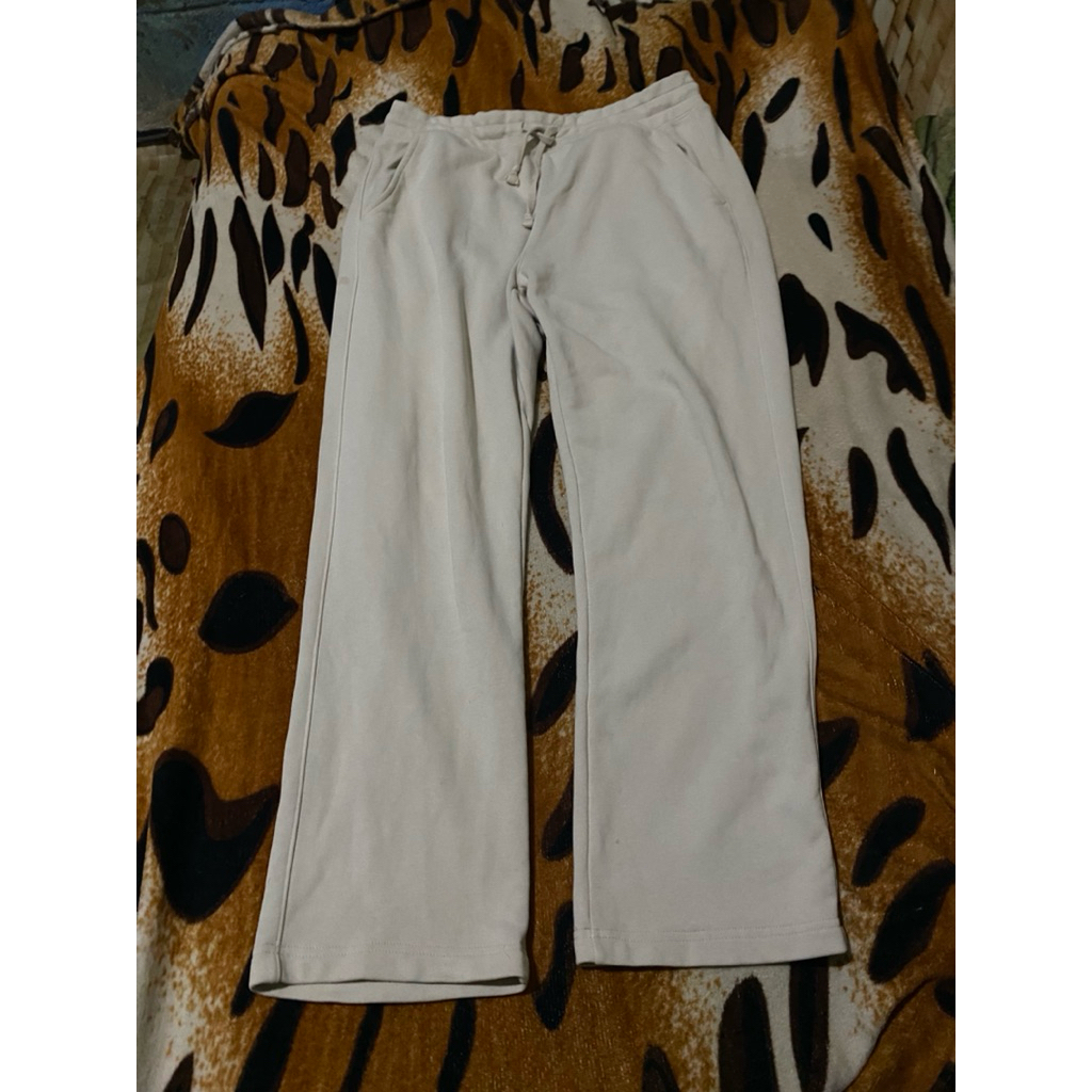 topten cream sweatpants