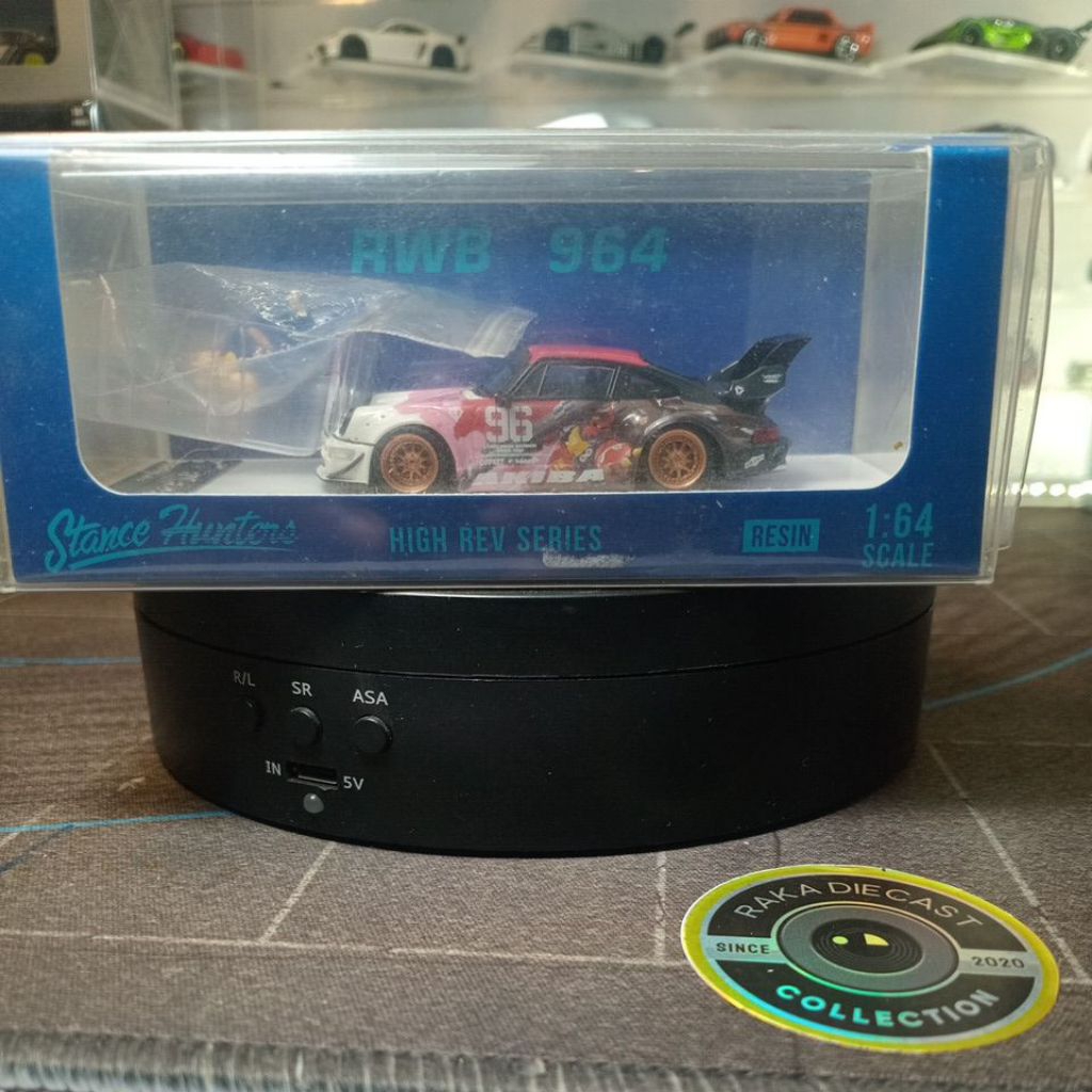 stance hunter rwb akiba resin with figure