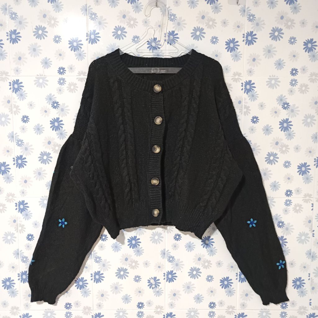 DAZY CARDIGAN RAJUT HITAM O-NECK PREMIUM KEPANG BORDIR BUNGA NOT UNIQLO GU ZARA