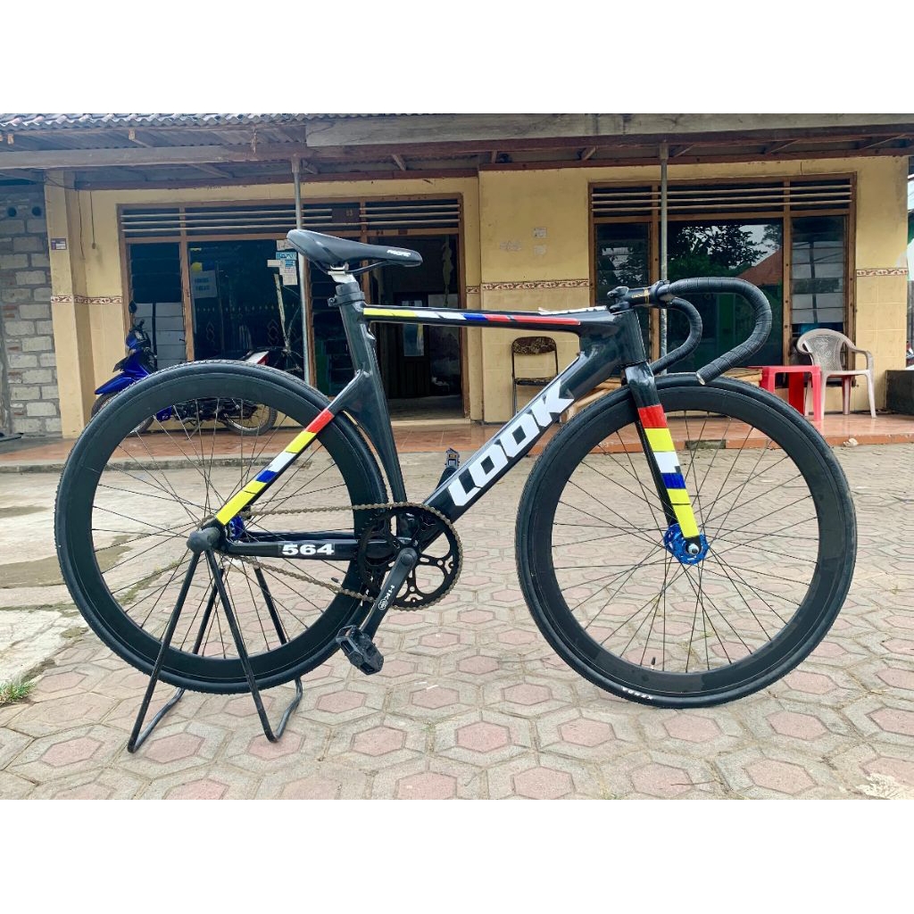sepeda fixie look hitam metalik