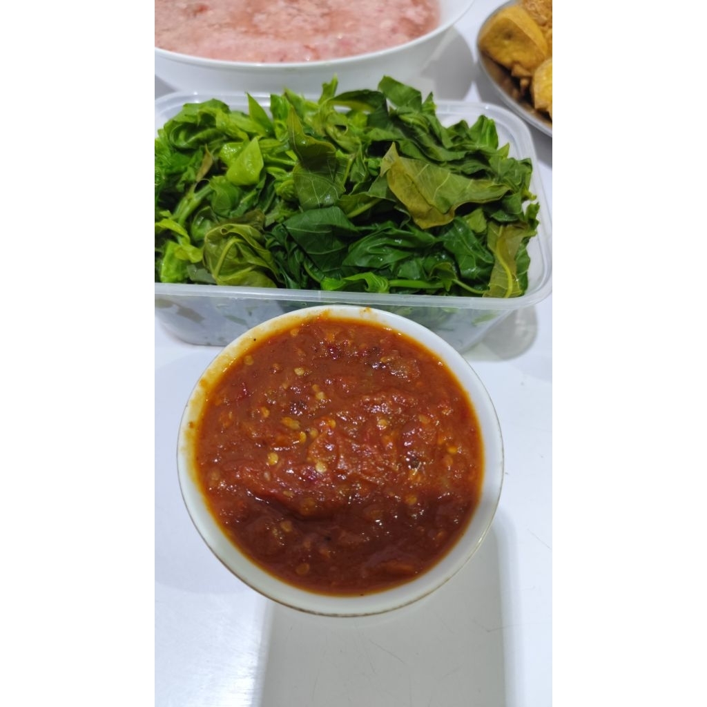 

Daun singkong rebus free sambel terasi masakan kalimantan