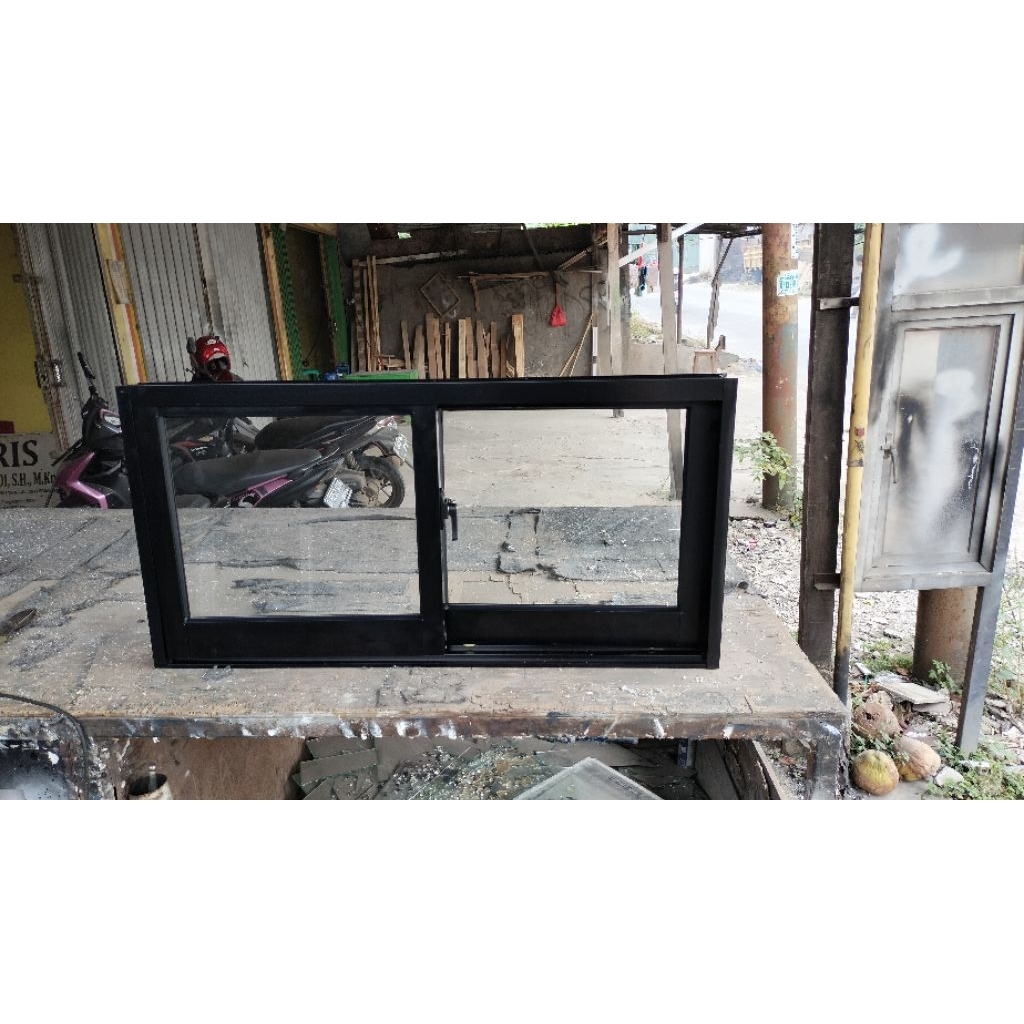 Jendela Sliding Geser 50x100 Aluminium Kaca